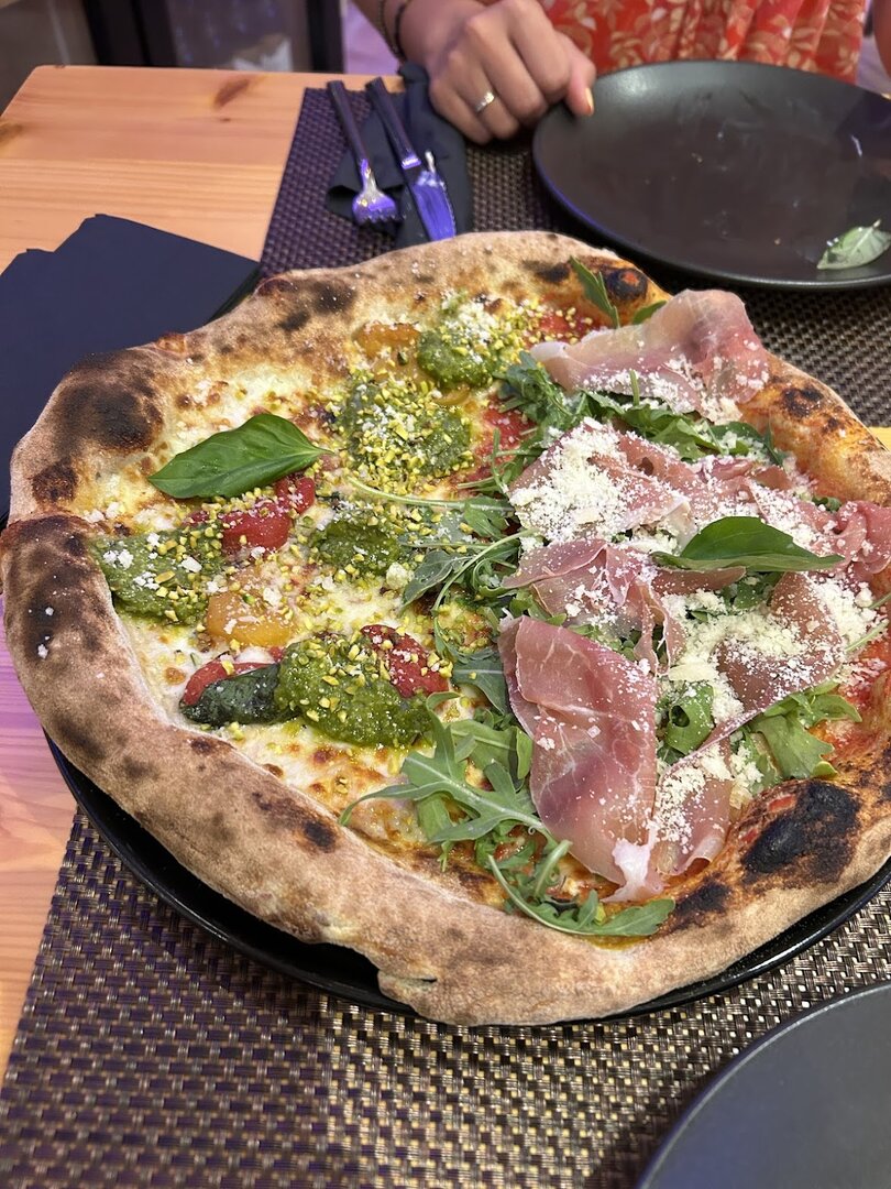 Madame Cabra Pizzeria & Coffee Roastery