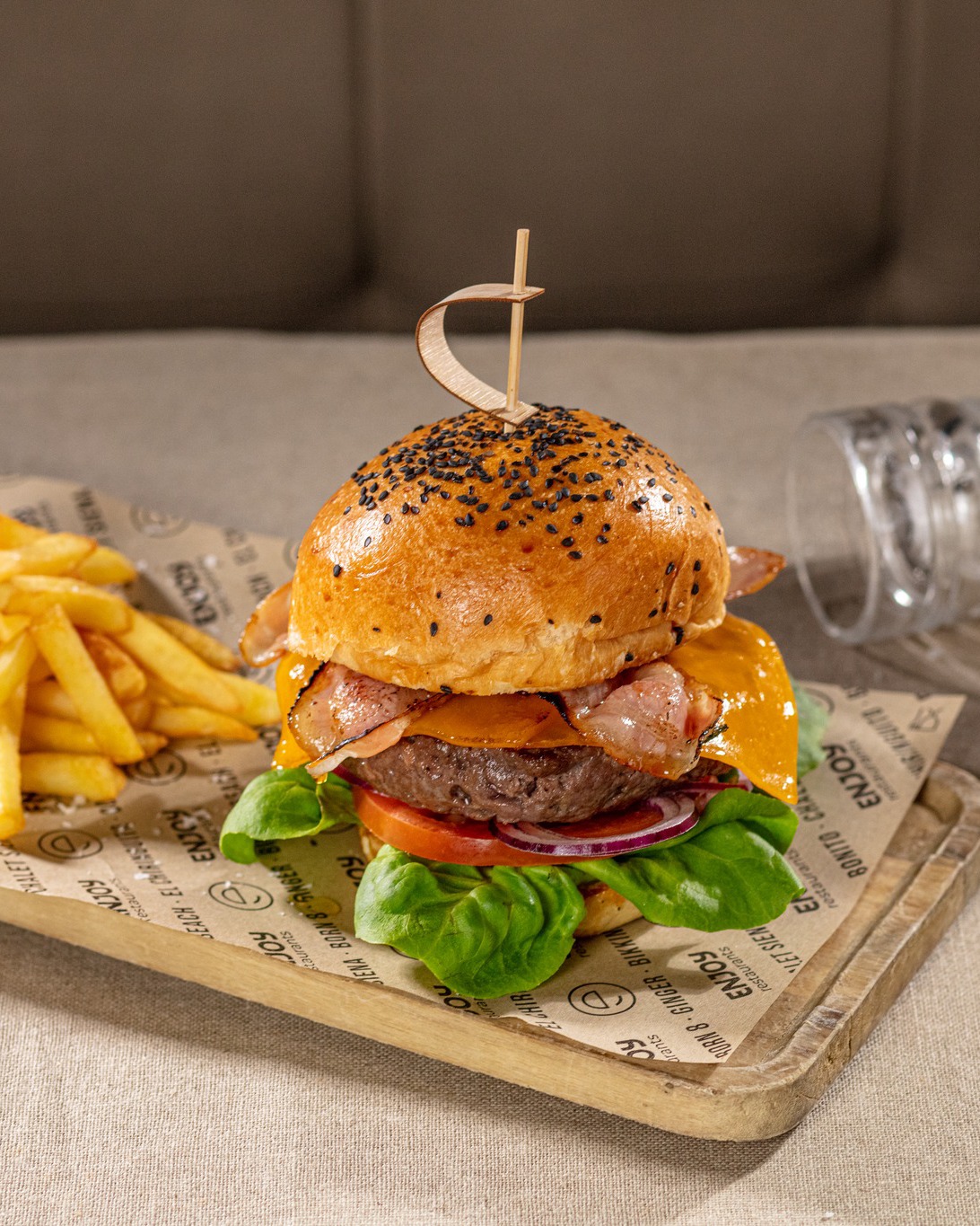 BORN 8 Restaurant Bar