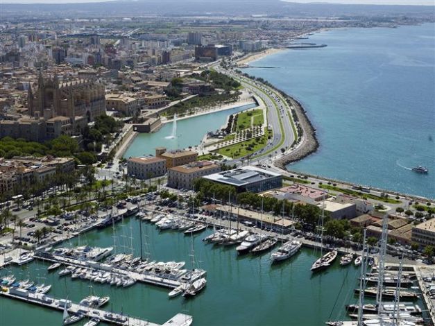 La Lonja Marina Charter